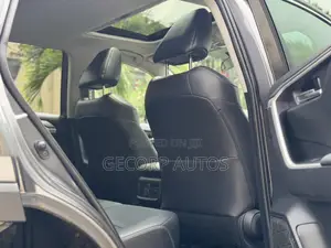 Toyota RAV4 XLE 2025 Gray