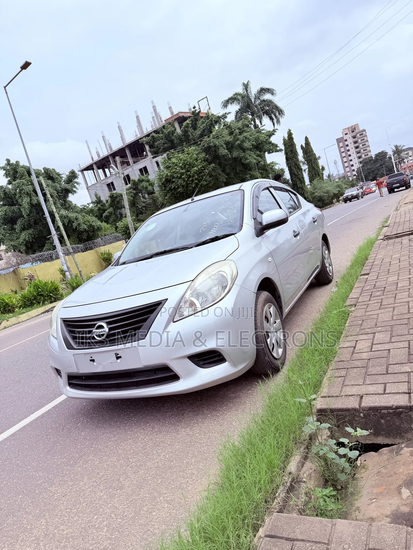 Nissan Latio 2014 Silver