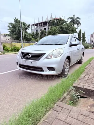 Nissan Latio 2014 Silver