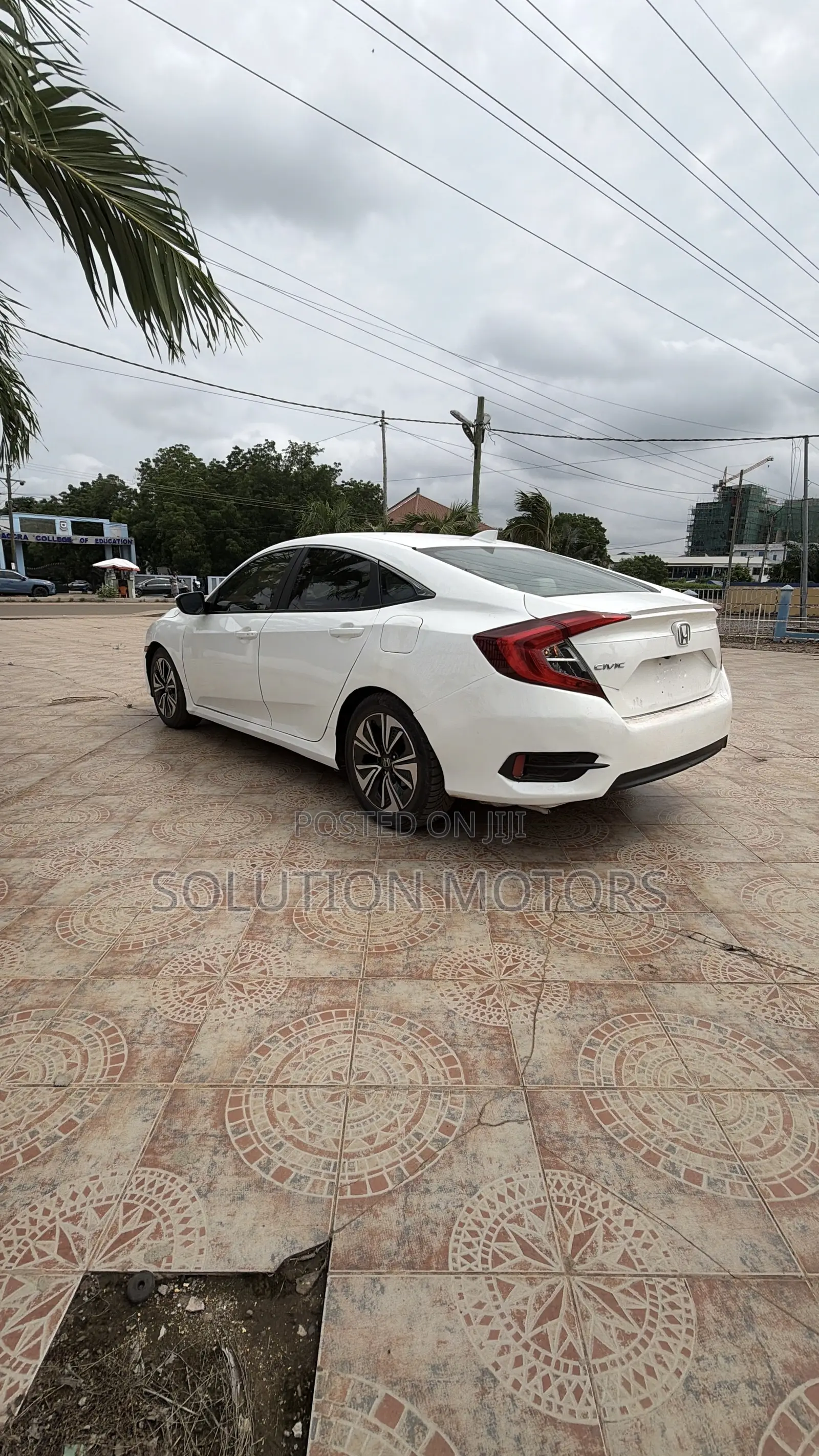 Honda Civic EX Sedan 2018 White