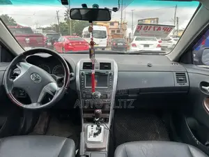 Toyota Corolla Altis 2011 Black