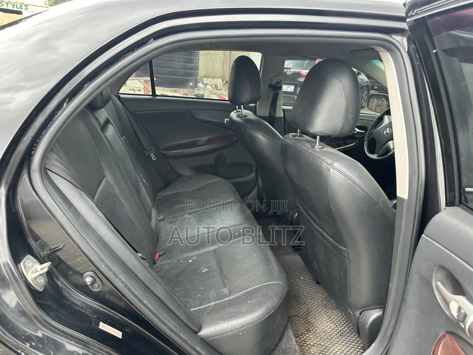 Toyota Corolla Altis 2011 Black