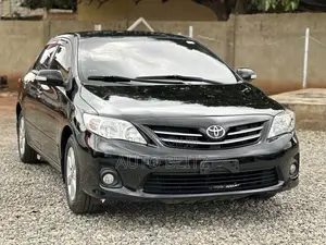 Toyota Corolla Altis 2011 Black