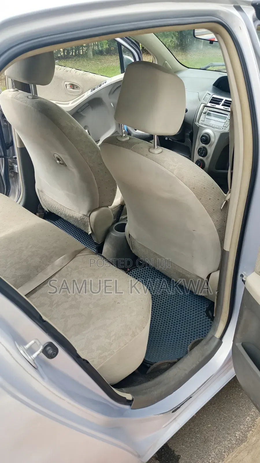 Toyota Vitz 1.3 AWD 5dr 2010 Gray
