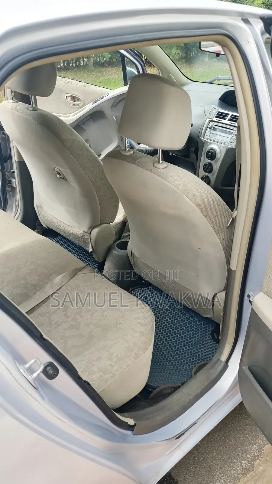 Toyota Vitz 1.3 AWD 5dr 2010 Gray