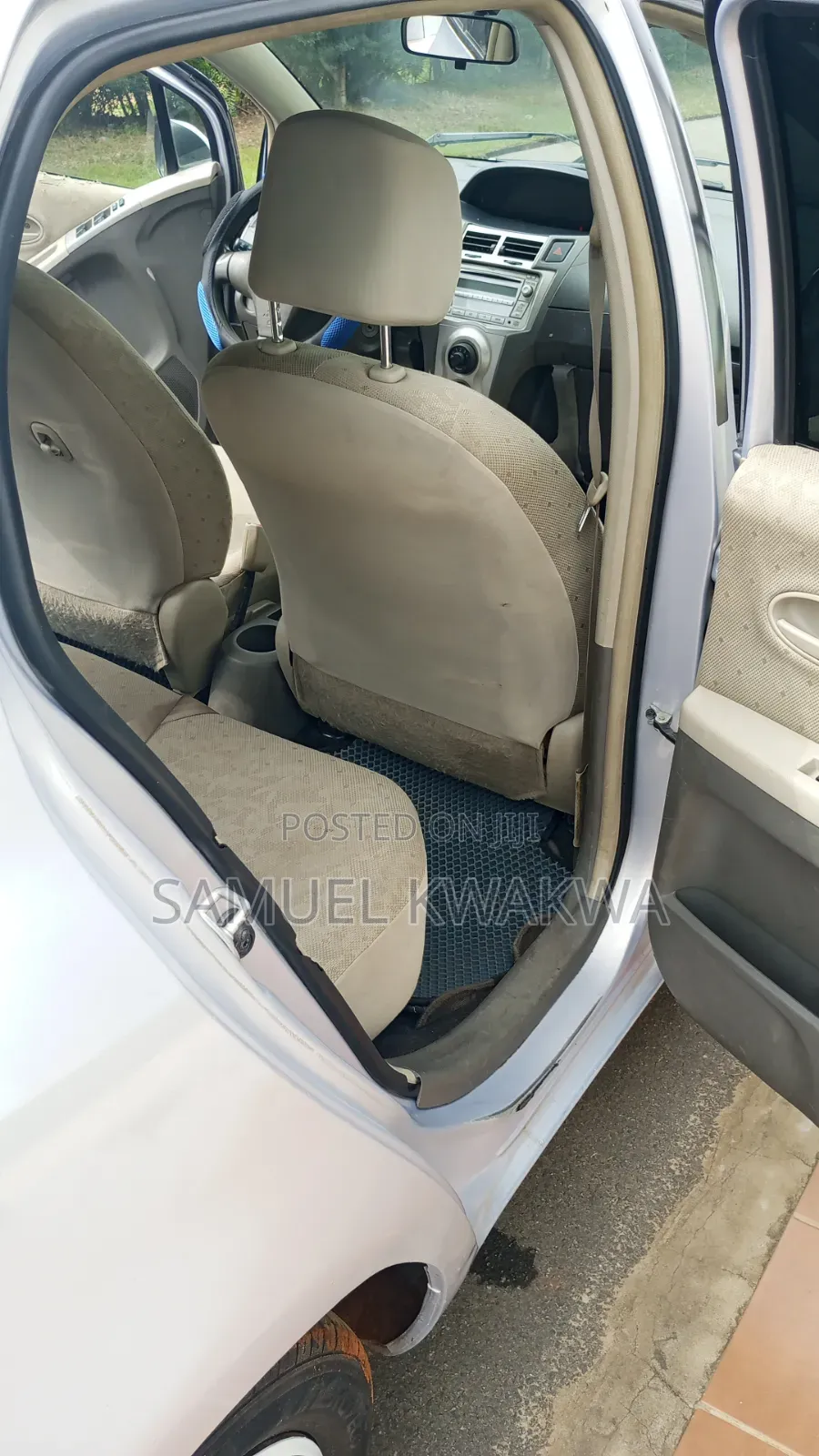 Toyota Vitz 1.3 AWD 5dr 2010 Gray