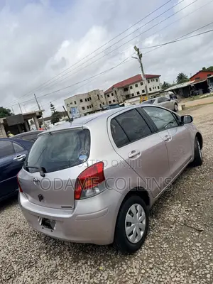 Toyota Vitz 1.3 FWD 3dr 2010 Silver