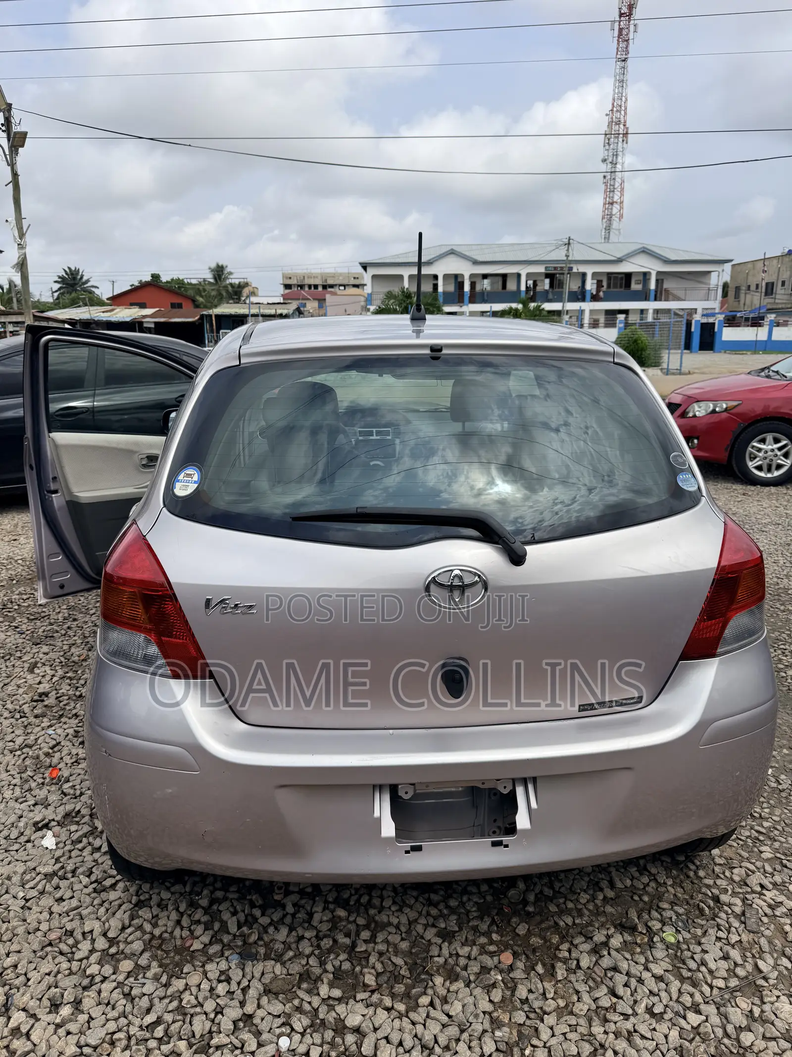 Toyota Vitz 1.3 FWD 3dr 2010 Silver