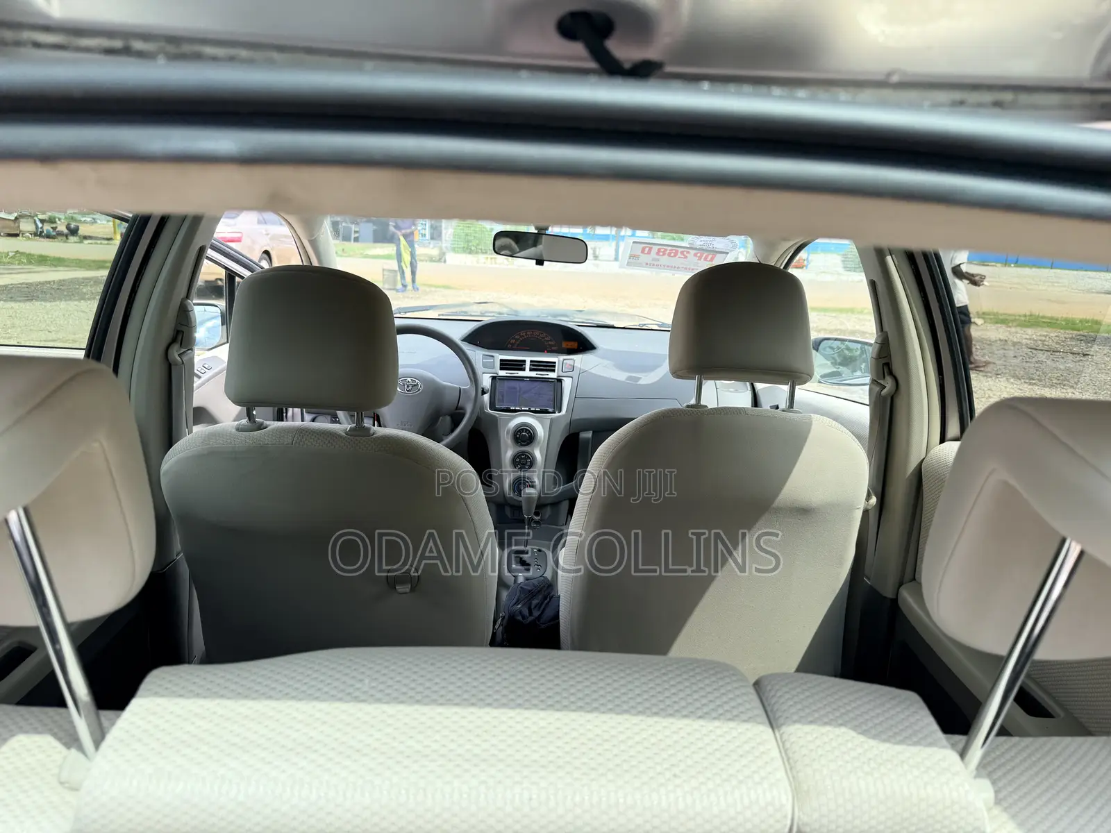 Toyota Vitz 1.3 FWD 3dr 2010 Silver