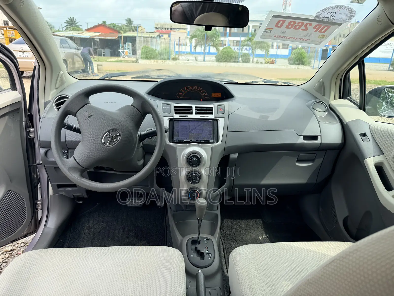 Toyota Vitz 1.3 FWD 3dr 2010 Silver