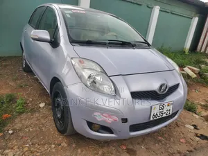 Toyota Vitz 1.3 AWD 3dr 2010 Silver