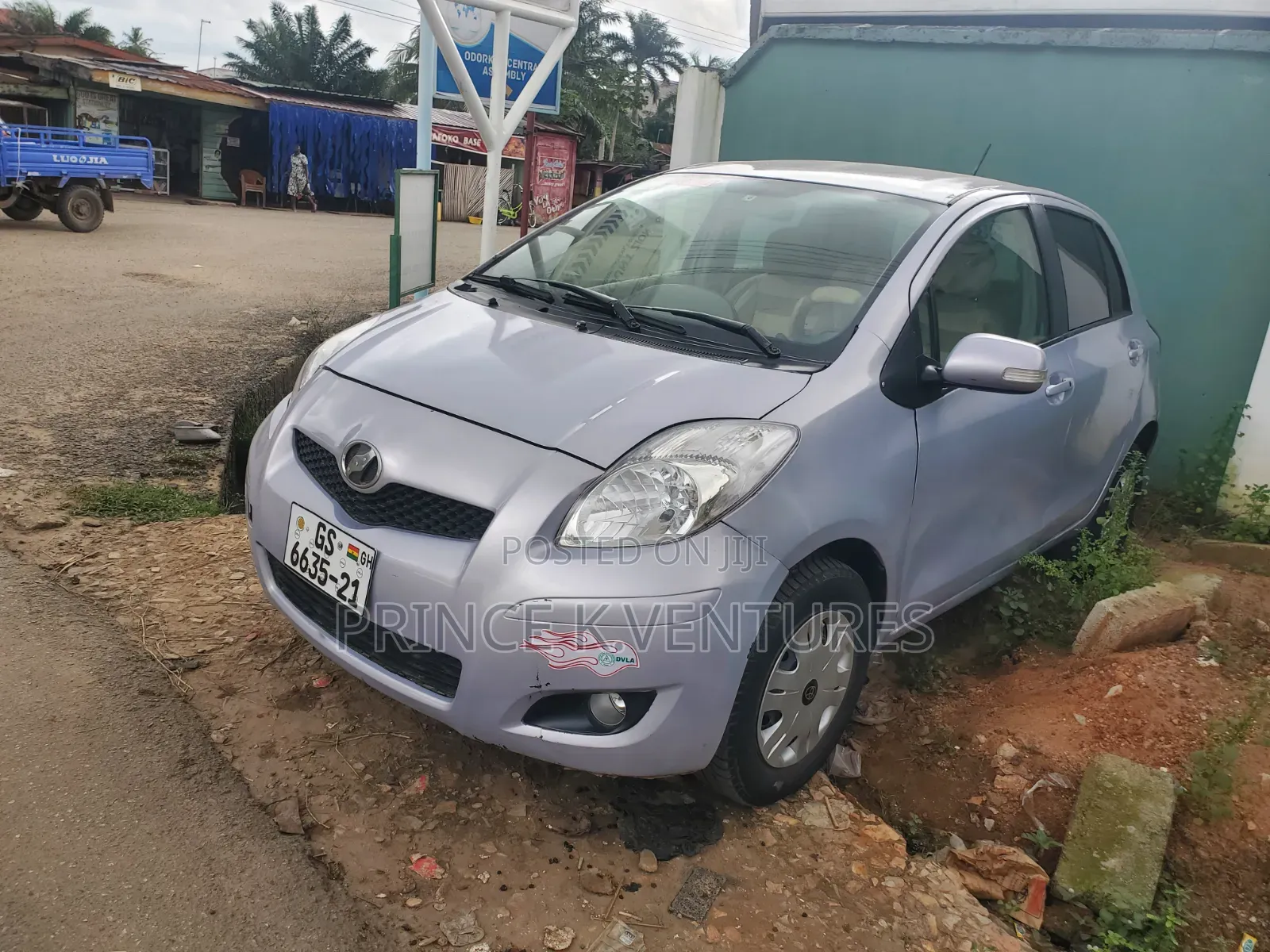 Toyota Vitz 1.3 AWD 3dr 2010 Silver