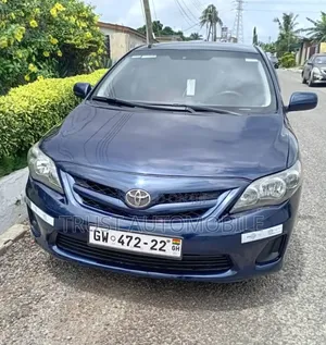 Toyota Corolla LE 4dr Sedan (1.8L 4cyl 4A) 2013 Blue