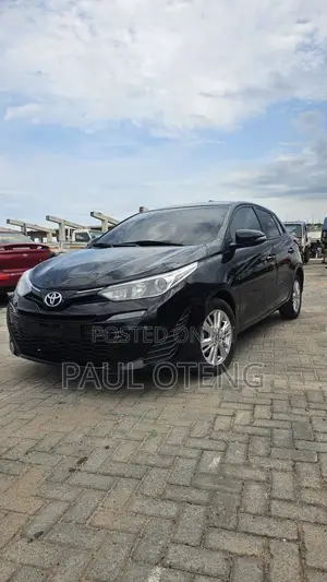 Toyota Yaris 1.5 Sedan XLE 2020 Black