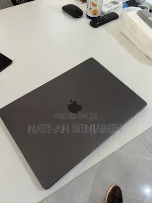 Laptop Apple MacBook Pro 2023 M3 Pro 18GB Apple M3 Pro SSD 512GB