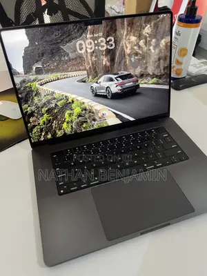 Laptop Apple MacBook Pro 2023 M3 Pro 18GB Apple M3 Pro SSD 512GB