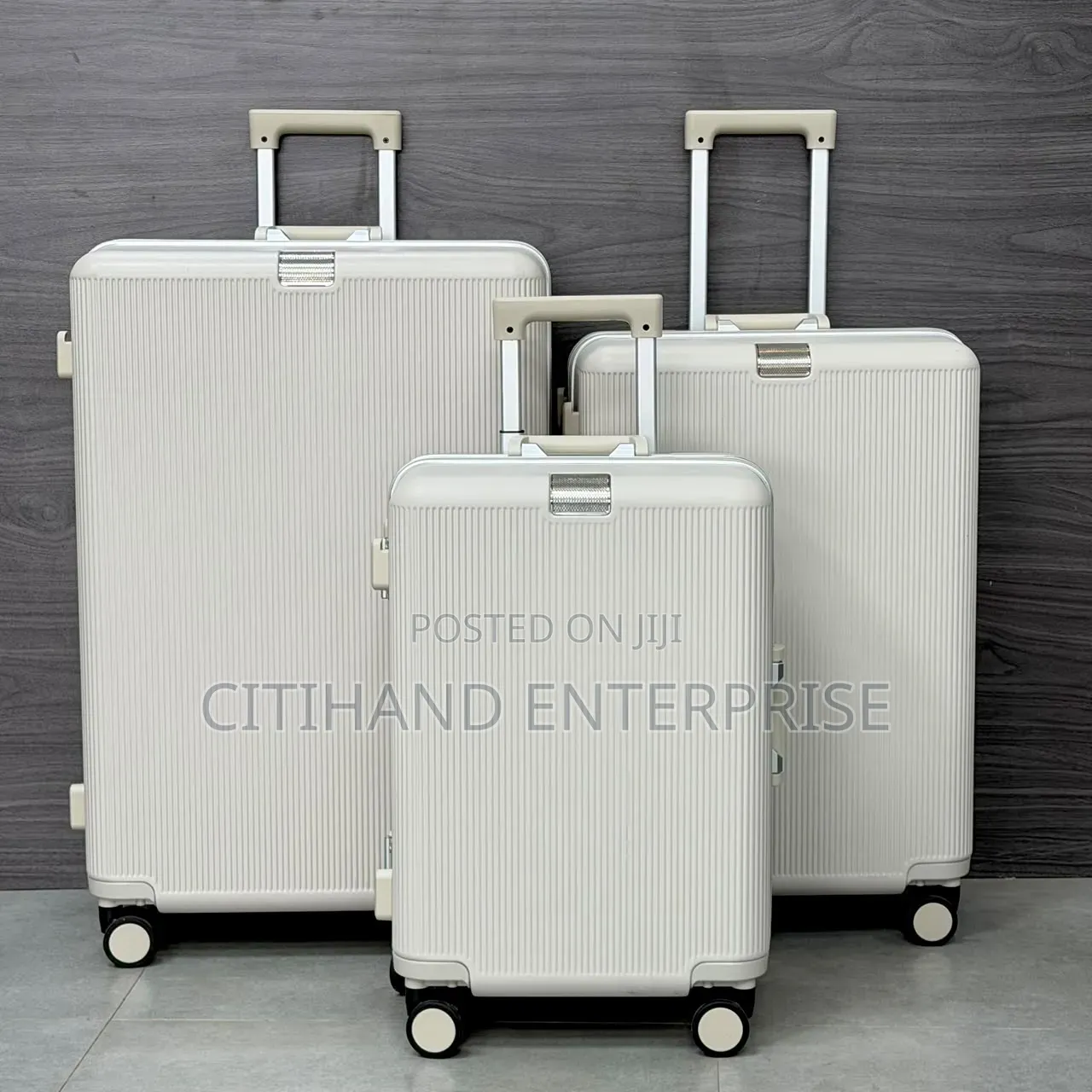 Classy Suitcase Luggage/ Travelling Bag