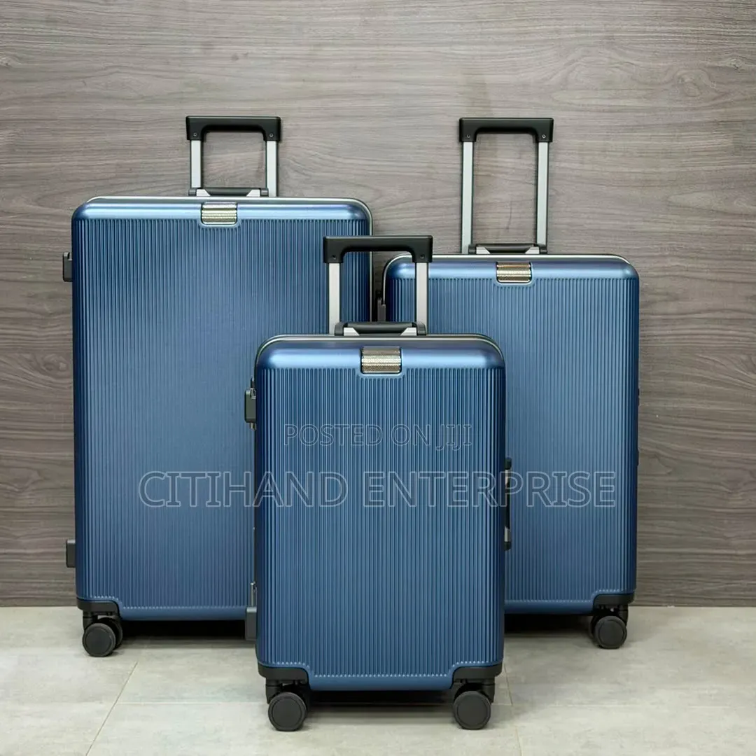 Classy Suitcase Luggage/ Travelling Bag