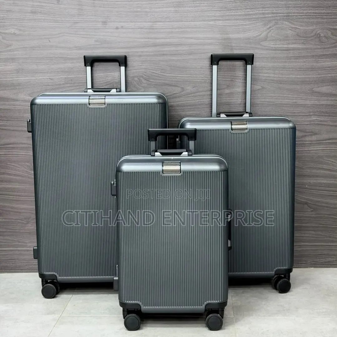 Classy Suitcase Luggage/ Travelling Bag