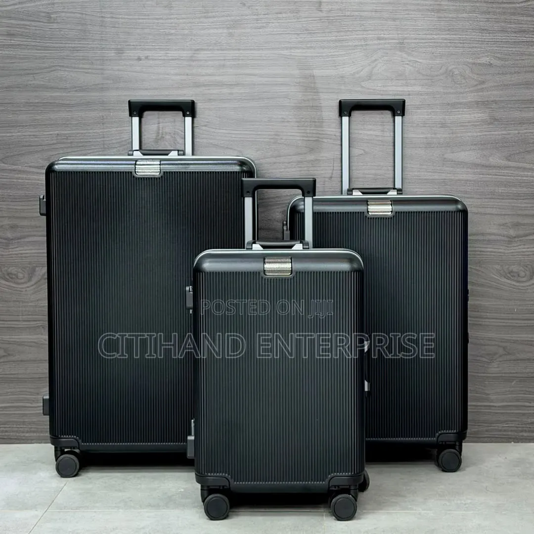 Classy Suitcase Luggage/ Travelling Bag