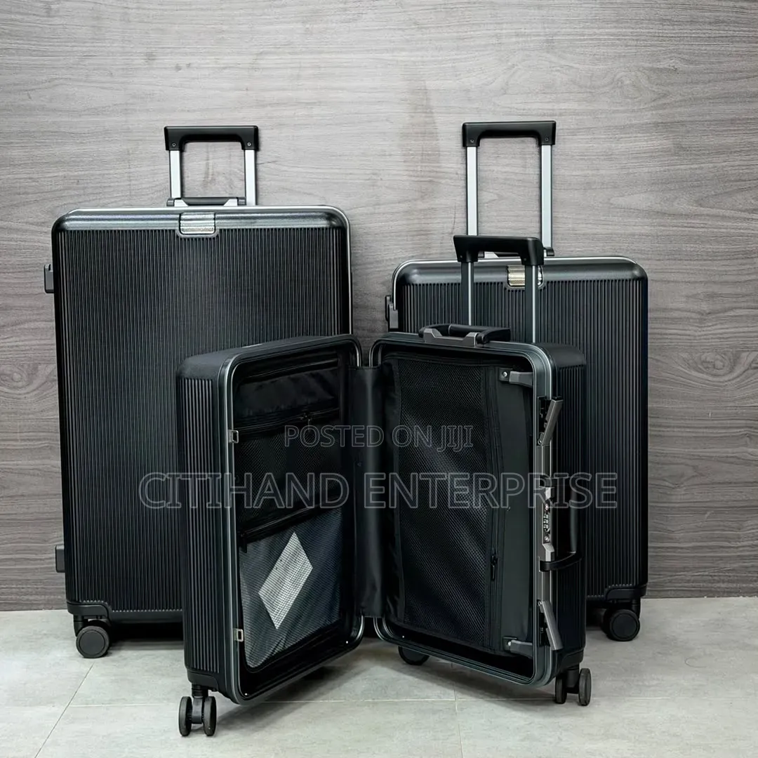 Classy Suitcase Luggage/ Travelling Bag