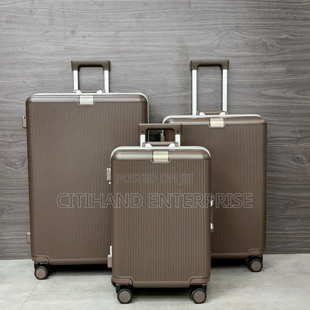 Classy Suitcase Luggage/ Travelling Bag