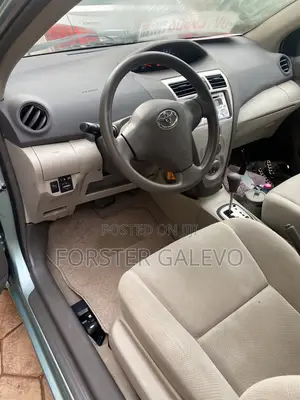 Toyota Belta 2010 Green