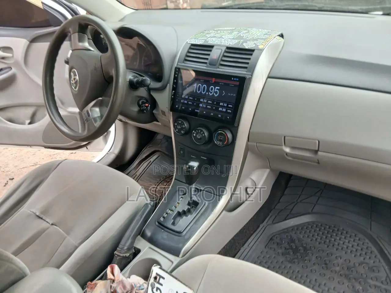 Toyota Corolla 2015 White