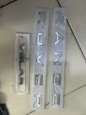 Range Rover Velar Written
