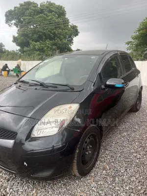 Toyota Vitz 2010 Black