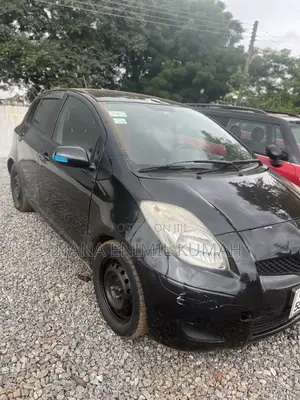 Toyota Vitz 2010 Black