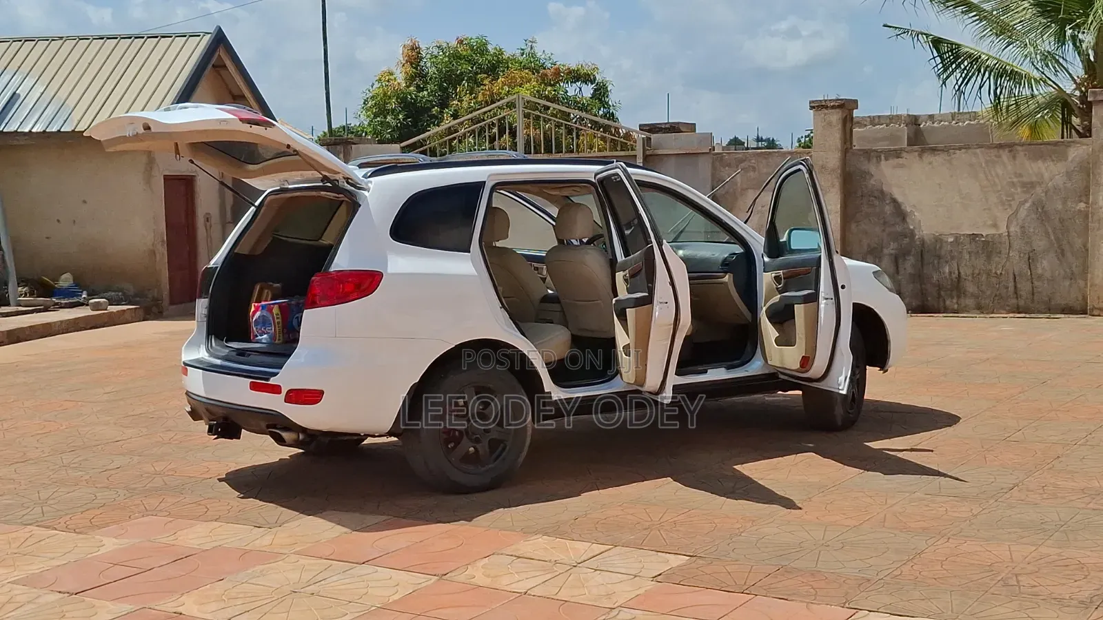 Hyundai Santa Fe 2010 White