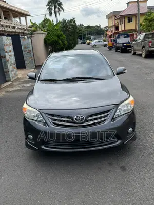 Toyota Corolla Altis 2011 Gray
