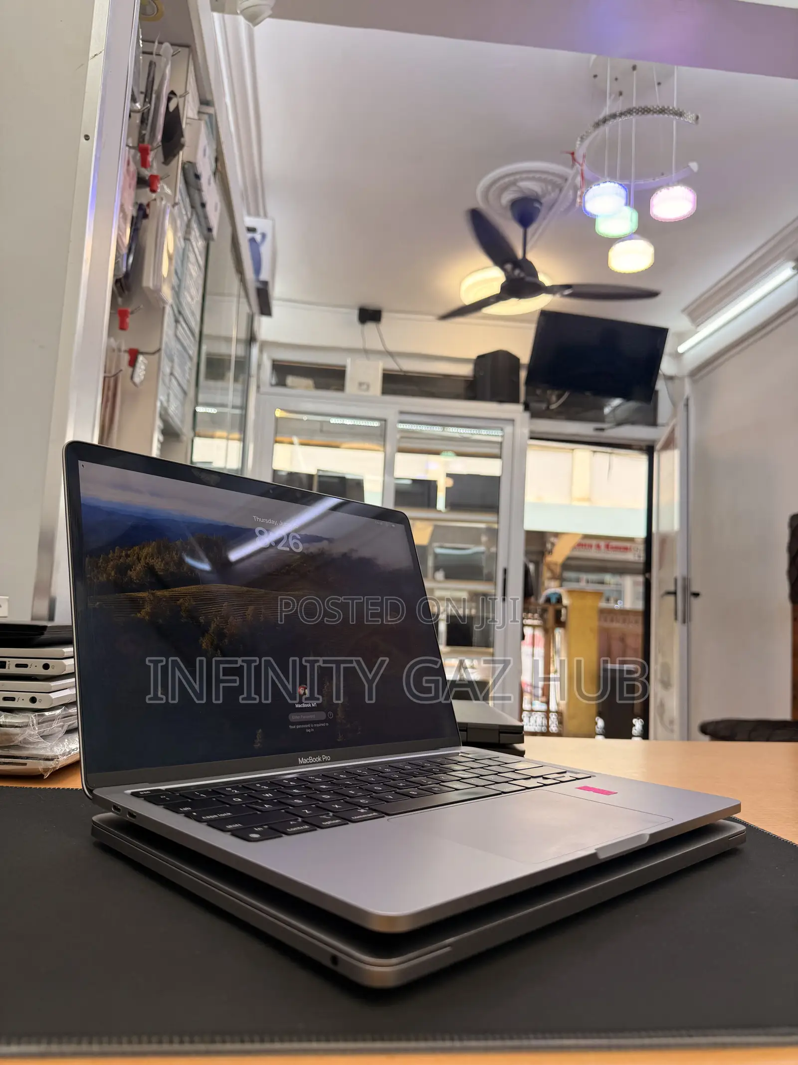Laptop Apple MacBook Pro 2021 M1 8GB Apple M1 SSHD (Hybrid) 256GB