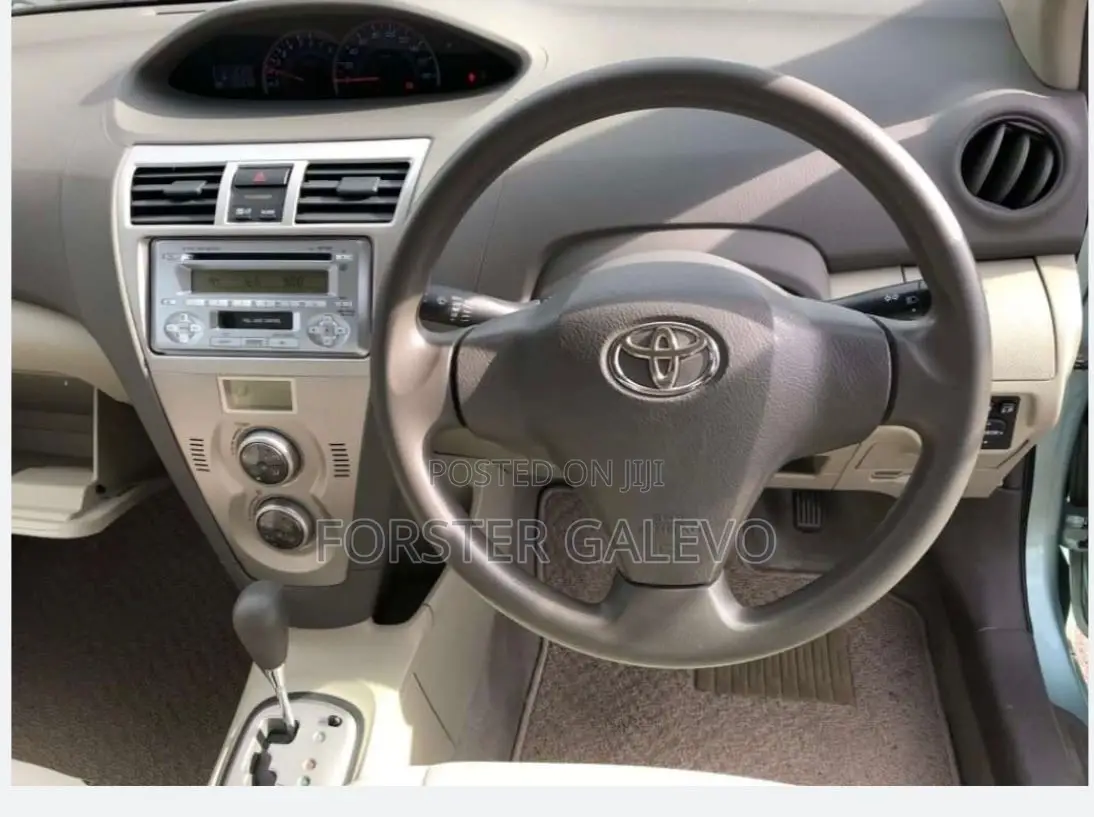 Toyota Belta 2010 Green