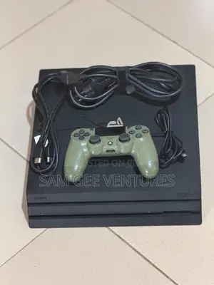 Ps4 Pro Edition Empty With One Controller