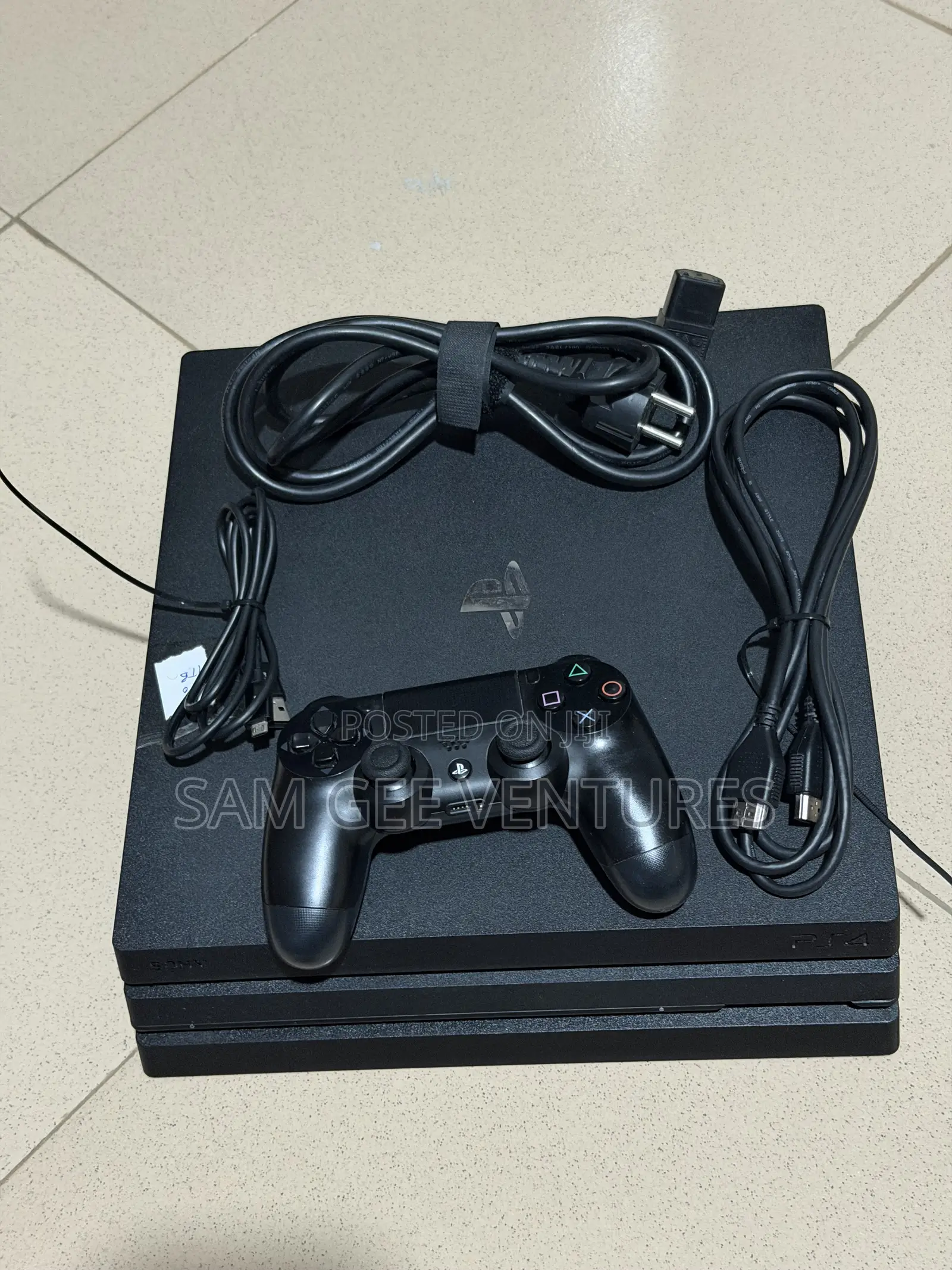 Ps4 Pro Edition Empty With One Controller