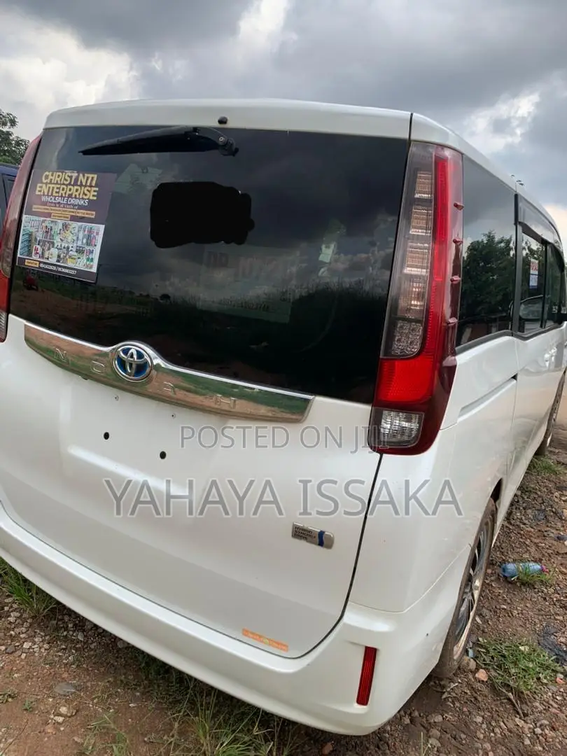 Toyota Voxy 2015 White