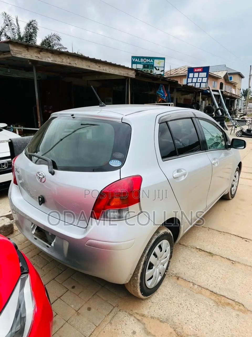 Toyota Vitz 1.3 FWD 5dr 2010 Silver