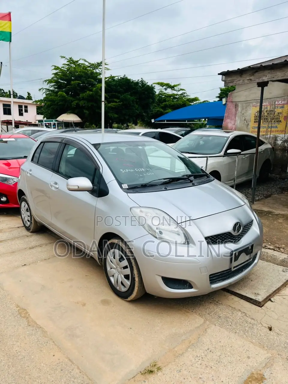 Toyota Vitz 1.3 FWD 5dr 2010 Silver
