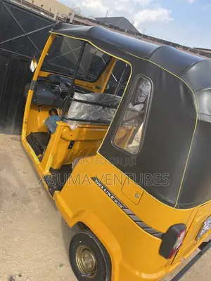 TVS HLX Plus ES 2025 Yellow