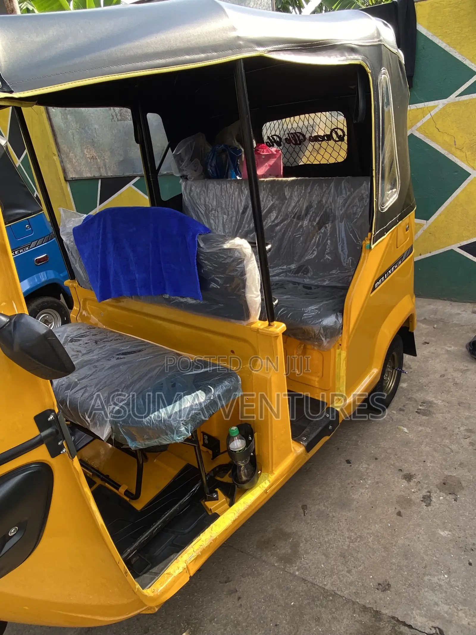 TVS HLX Plus ES 2025 Yellow
