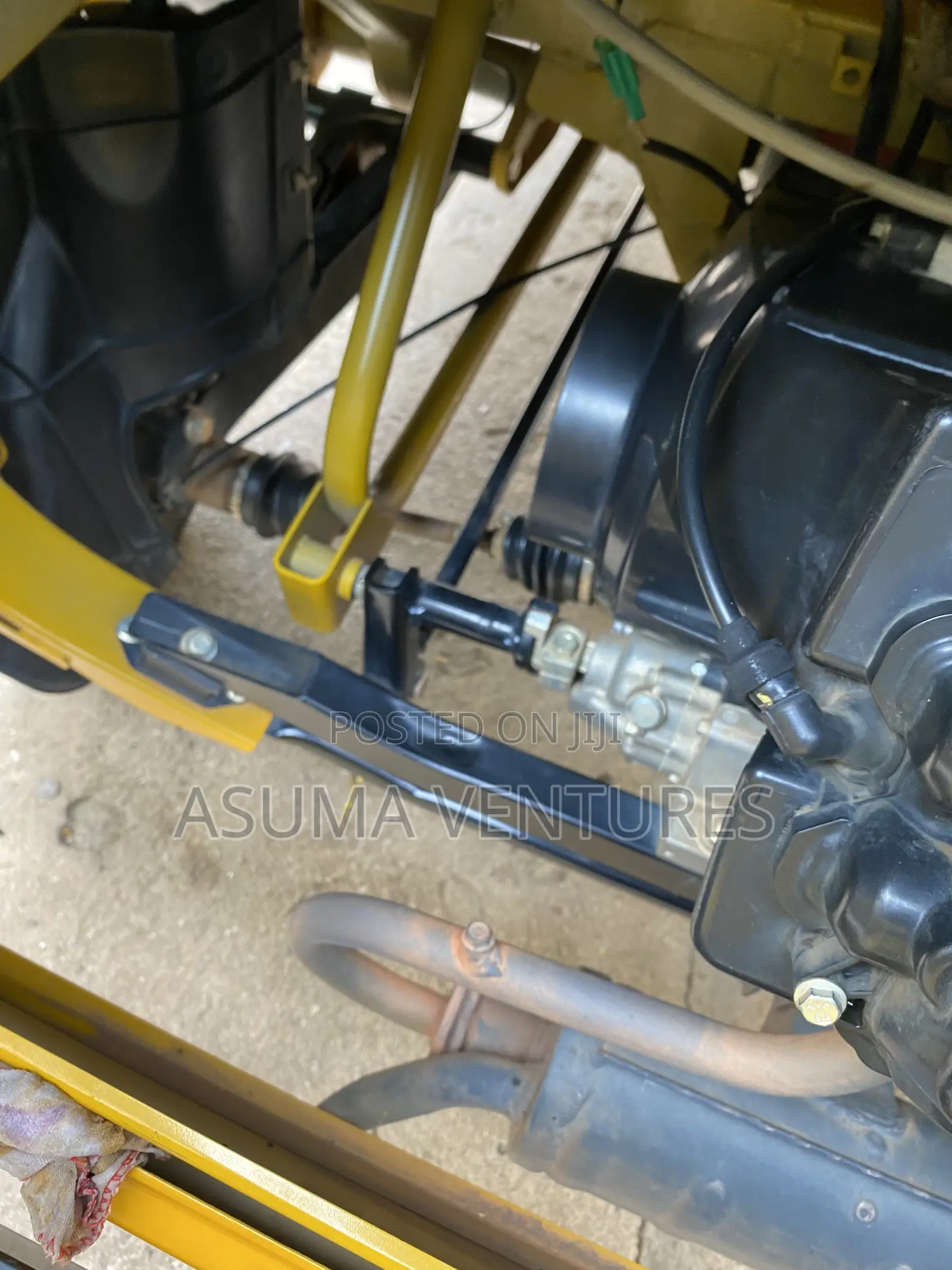 TVS HLX Plus ES 2025 Yellow