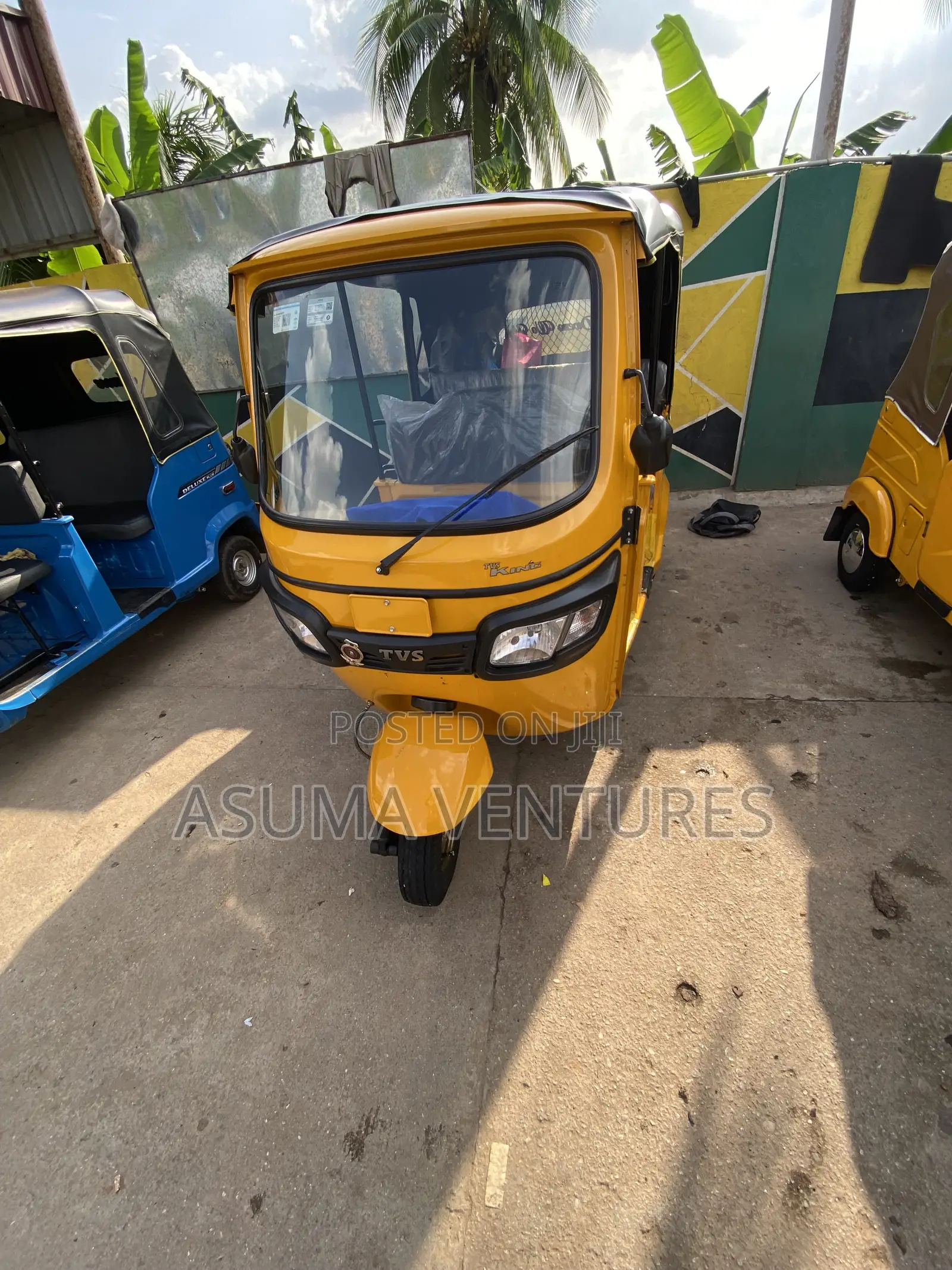 TVS HLX Plus ES 2025 Yellow