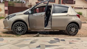 Toyota Vitz 1.3 AWD 5dr 2015 Beige