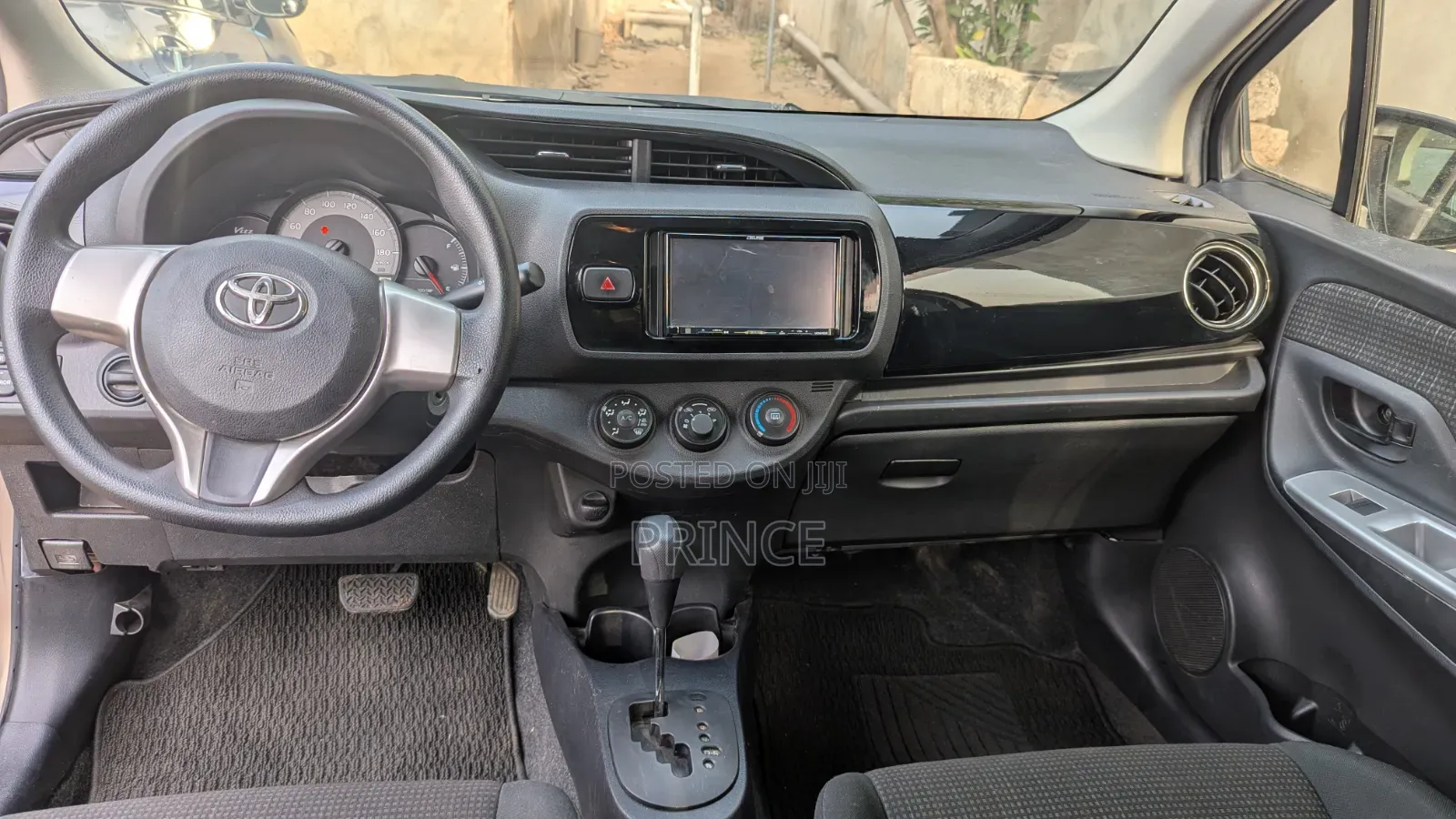 Toyota Vitz 1.3 AWD 5dr 2015 Beige