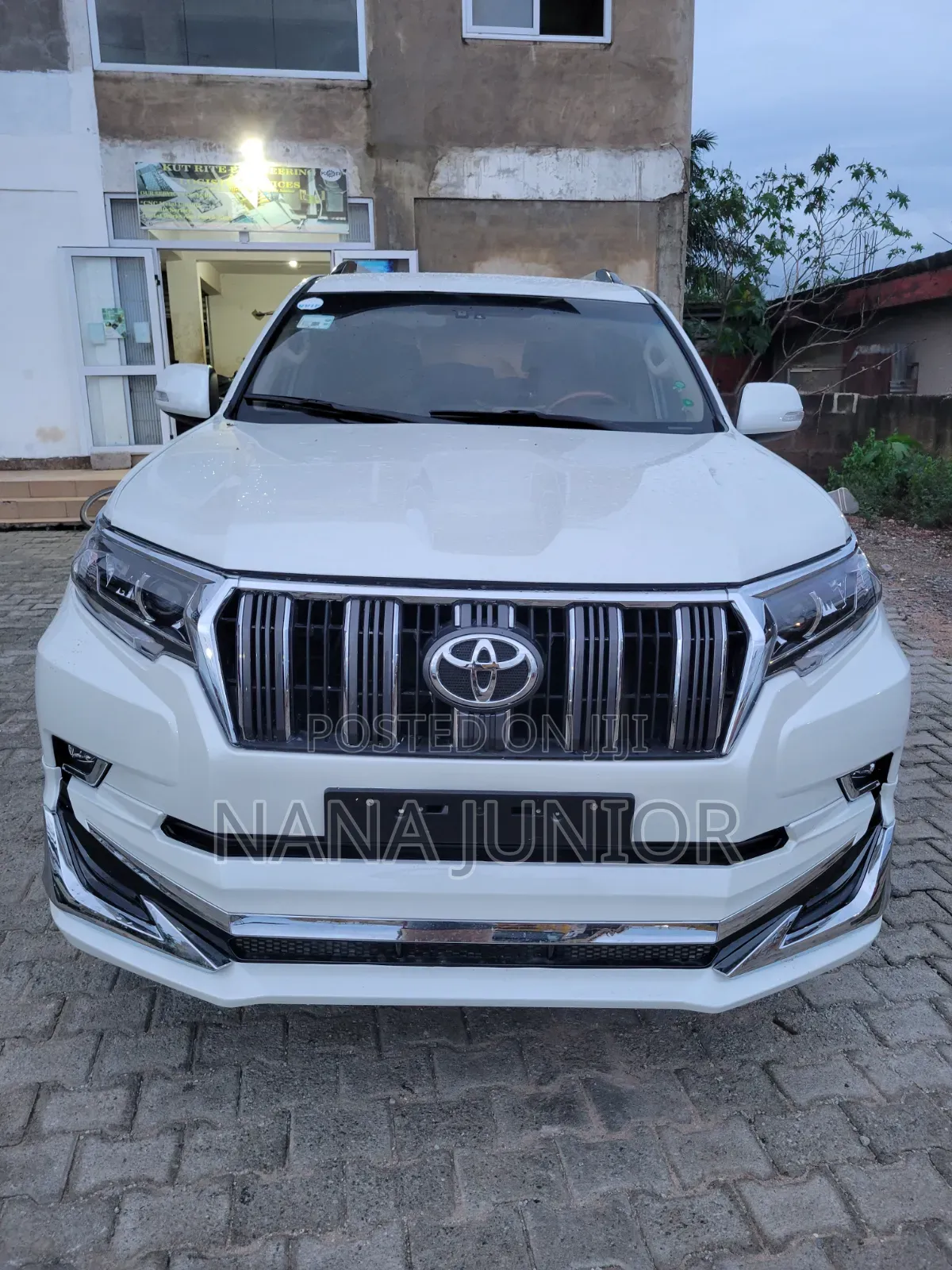 Toyota Land Cruiser Prado 2012 White