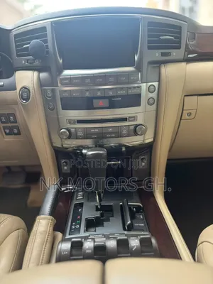 Lexus LX 570 AWD 2013 Gold