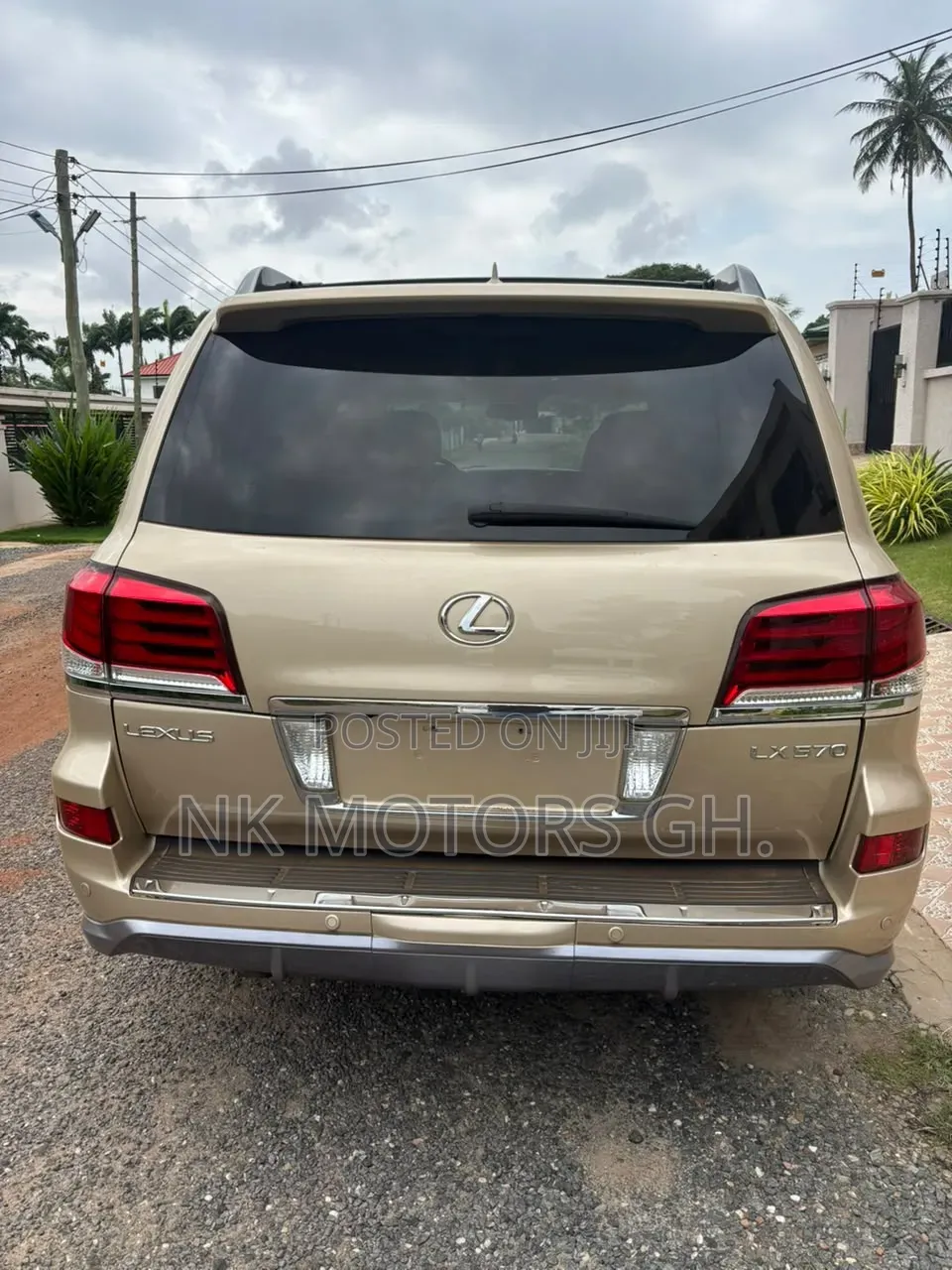 Lexus LX 570 AWD 2013 Gold