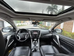 Mitsubishi Montero 2020 Silver